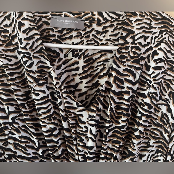 BOHO BOUTIQUE size SMALL, zebra print, long sleeved asymmetrical hemline dress. - Picture 5 of 9